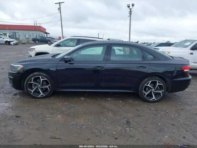 2021 Volkswagen Passat R-Line