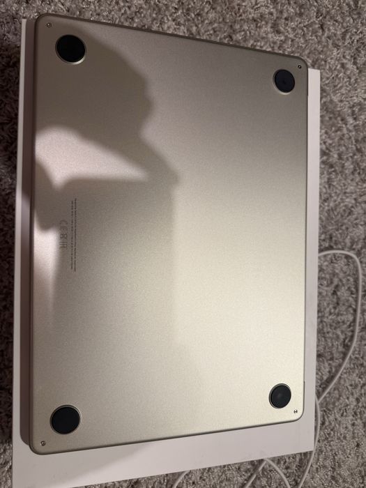 Macbook Air M2 kondycja baterii 100% kolor zloty