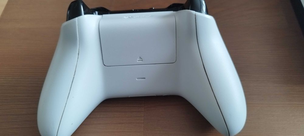 Konsola Xbox One S All Digital + pad