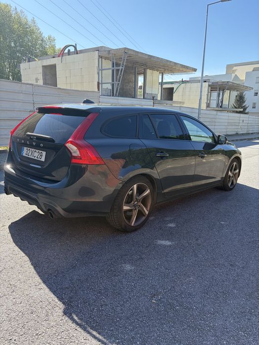 Volvo v60 d2 R-design