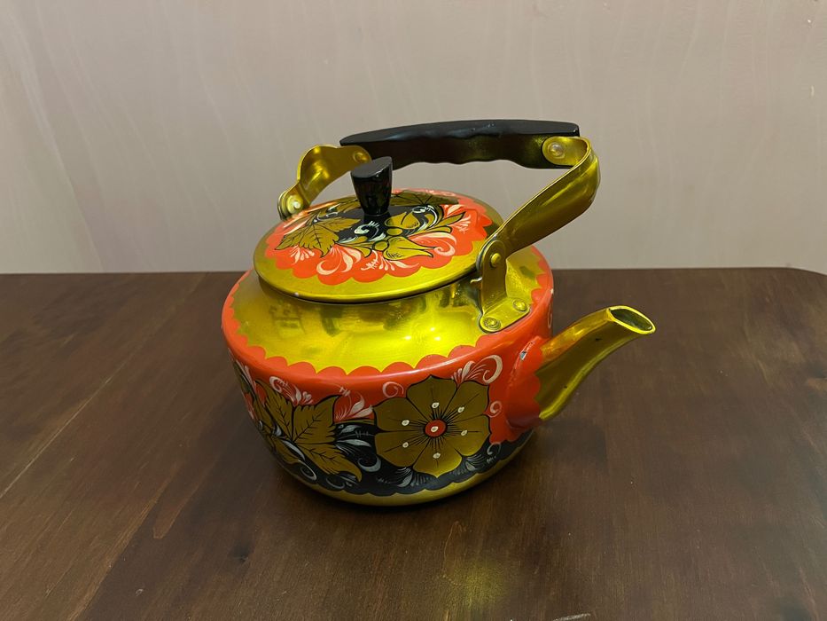 Чайник розписний. Дуже гарний стан.