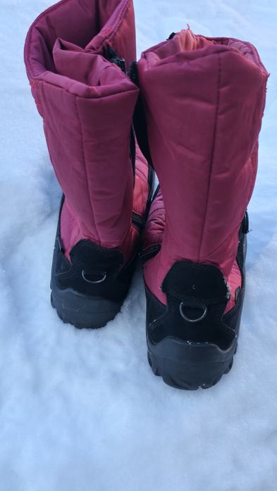 Віддам  чоботи 39 розмір .