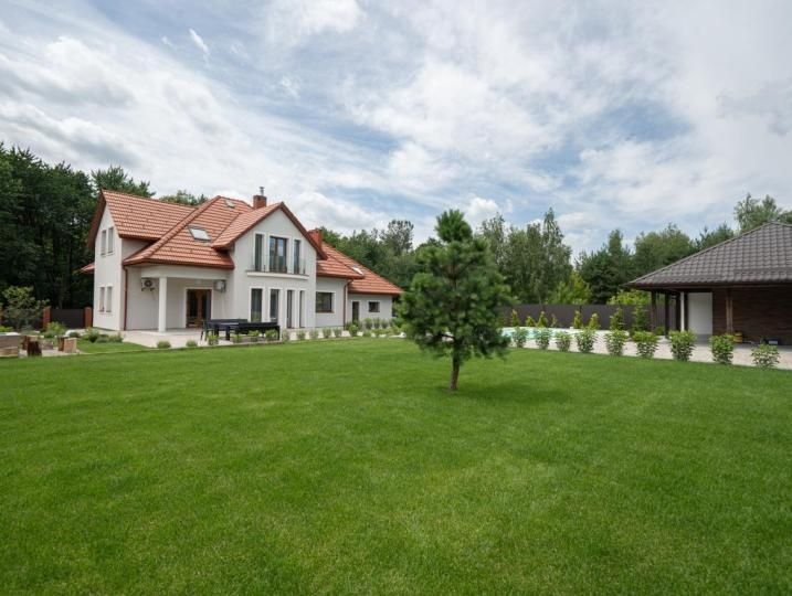 #655 Будинок подобово в Києві з басейном