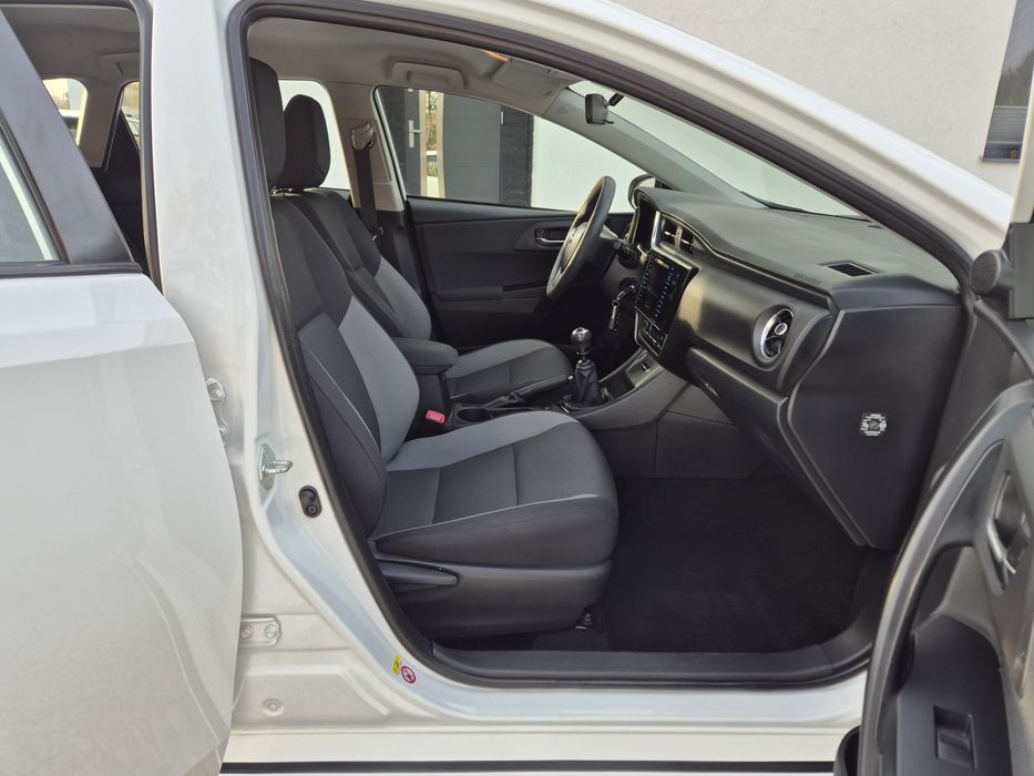 TOYOTA AURIS 1.3 + GAZ LPG / lift 2016 / PO SERWISIE /Salon PL