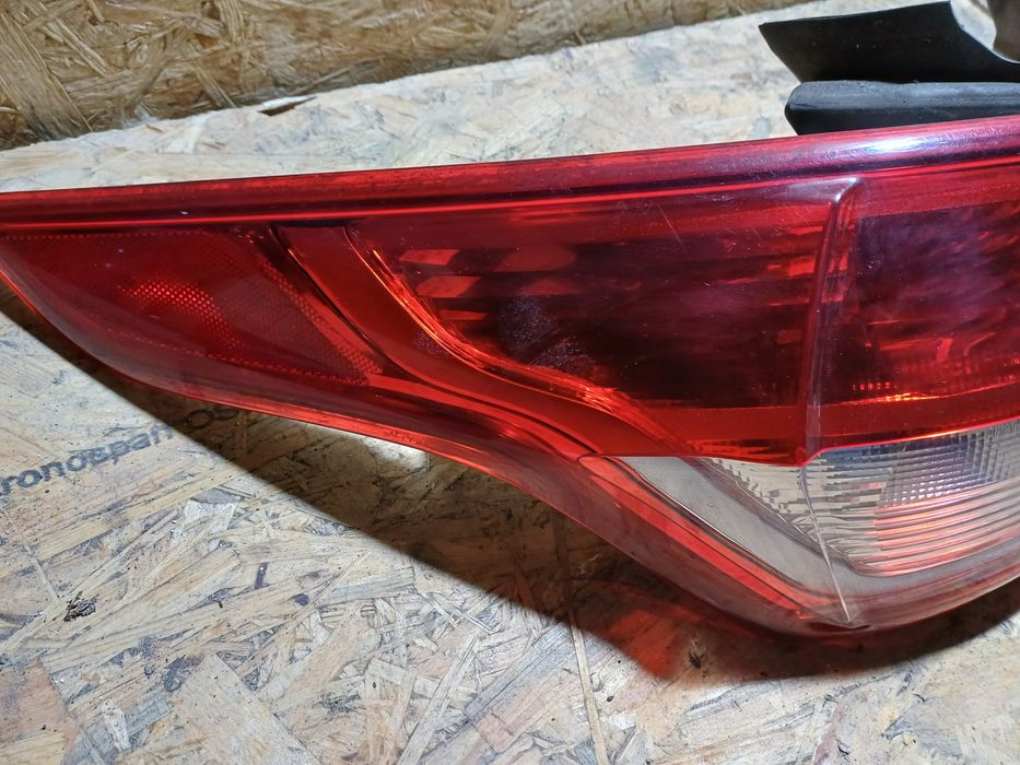 Lampy lewa lub prawa do Ford Kuga Mk 2