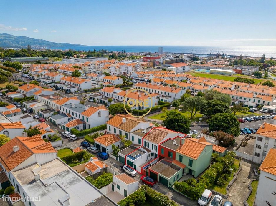 Moradia V2+1 no Centro de Ponta Delgada