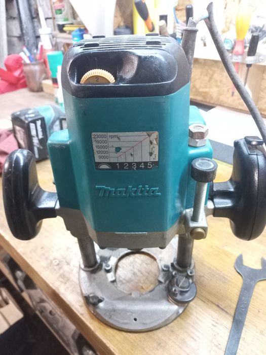 Продам фрезер макіта