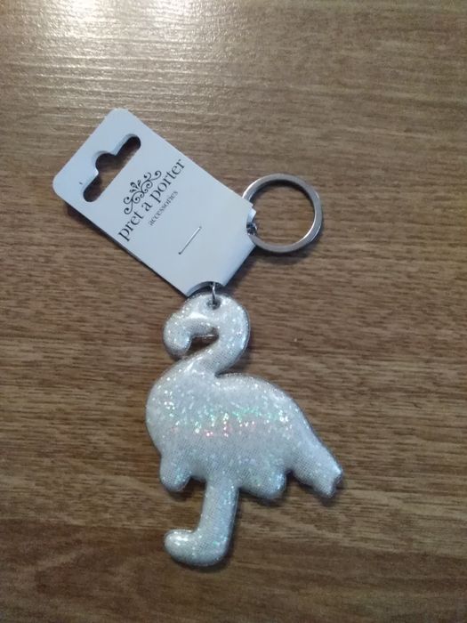 Brelok                                                               .