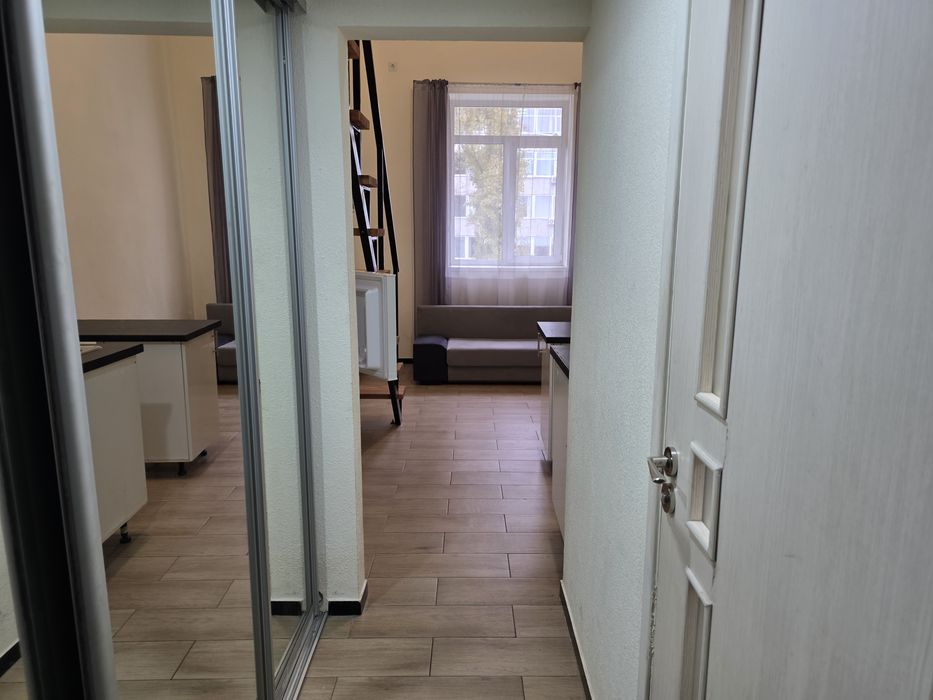 Оренда затишної квартири Бориспільська 9 (Дарницький район)