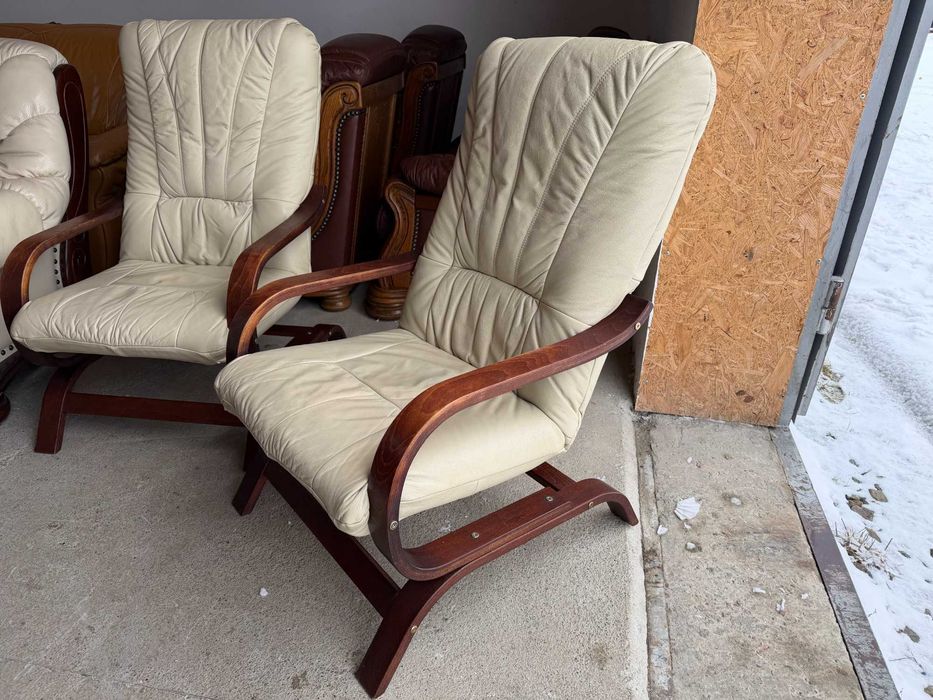 Крісла-гойдалки з натуральноі шкіри