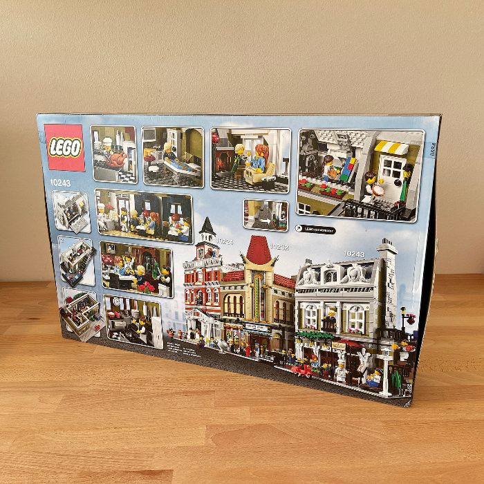 LEGO Parisian Restaurant Set 10243