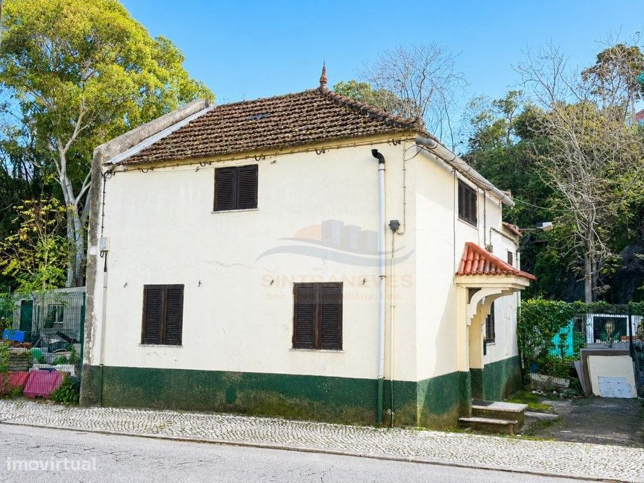 Moradia em Campolide | Projeto de Remodelação com Potencial para T2...