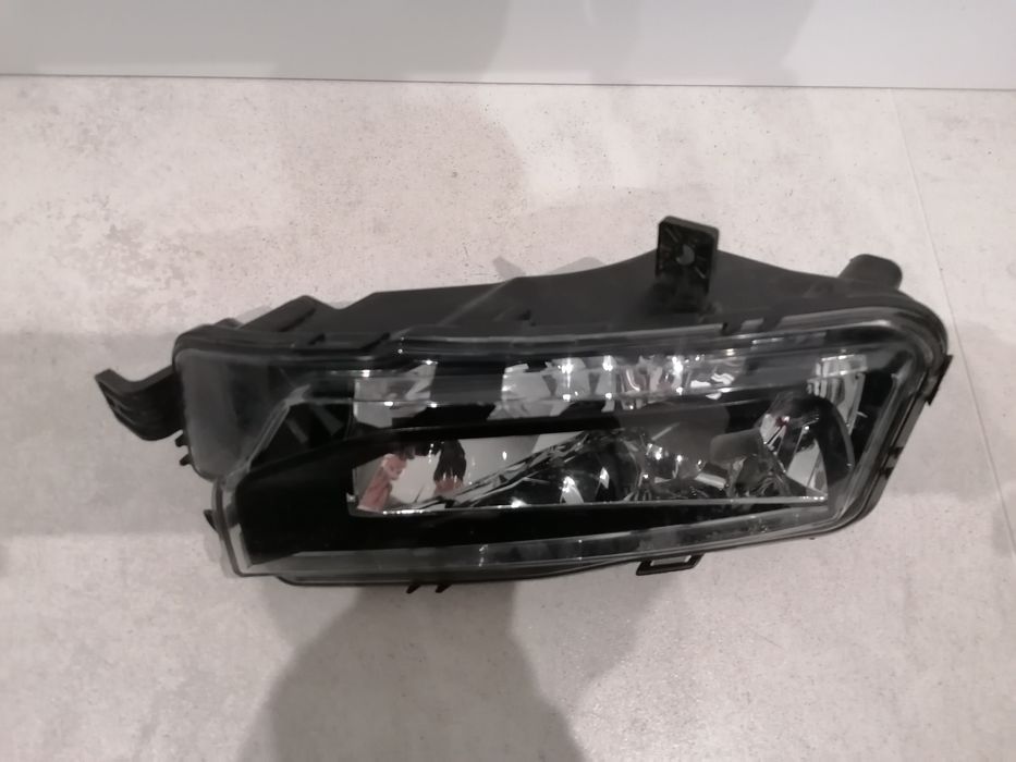 Halogen prawy Przód VW T6 16r Oryginał