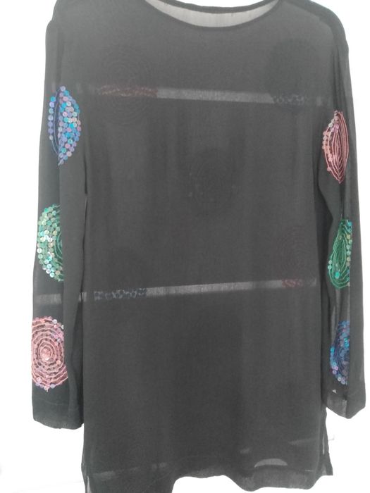 Bluzka z cekinami delikatny materiał