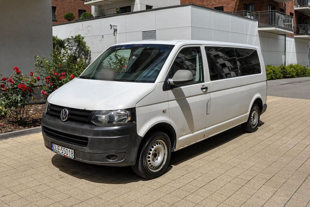 Volkswagen Transporter 2,0TDI (140KM) 2010 r. Lift 9-osobowy