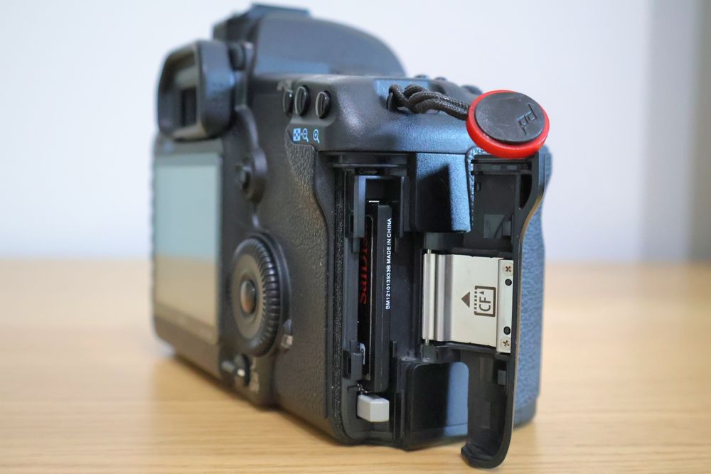 Canon EOS 5D Mark ii + EF 75-300mm II