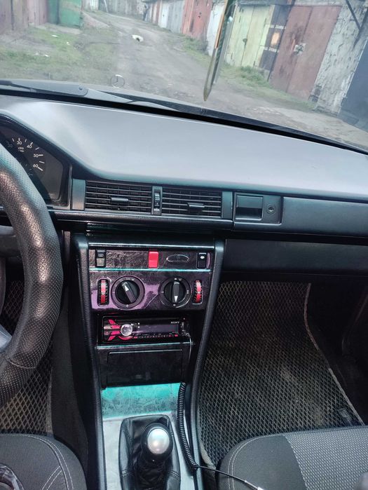 Mercedes Benz w124