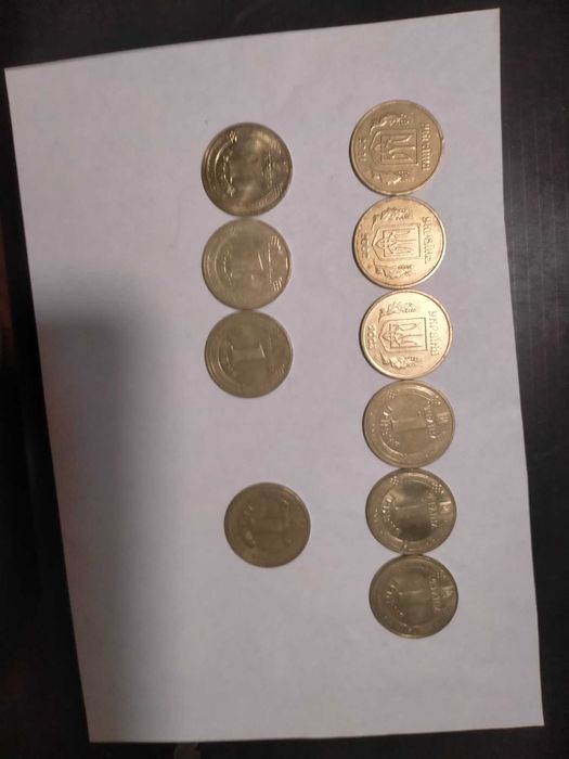 монети 1 гривня різних років