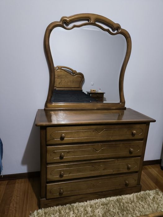 Mobília de quarto de casal em carvalho