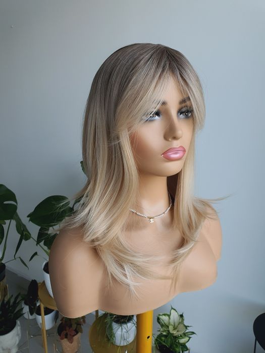Piękny peruka mix blond 3D Natasza naturalna fryzura