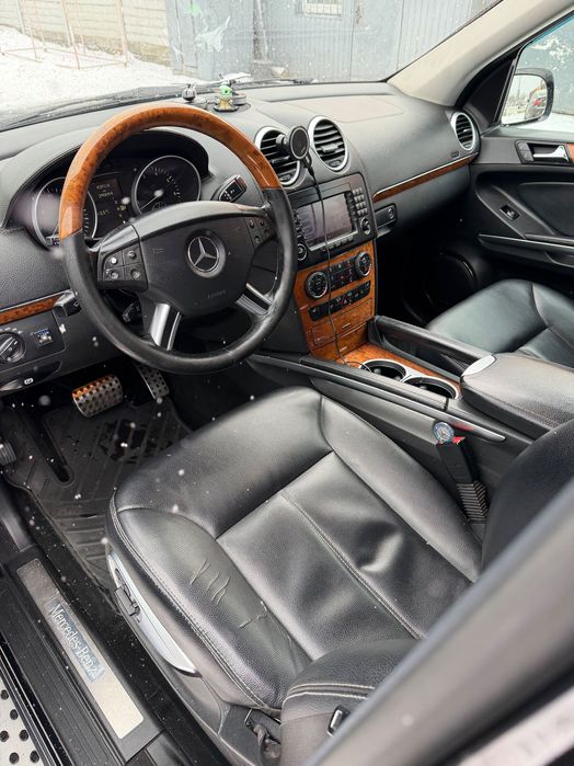 Mercedes GL 7 місць повний привід газ бенз гільзован в чудовому стані