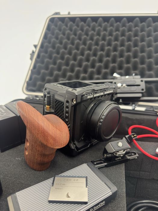 Kamera Red Komodo 6k + Canon 24-70 f/4
