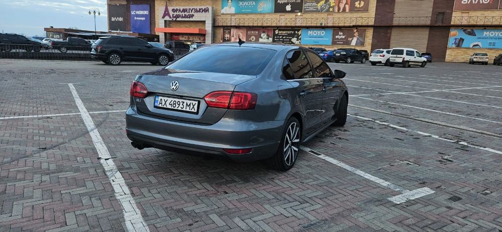 Продам Volkswagen Jetta JLI  2012