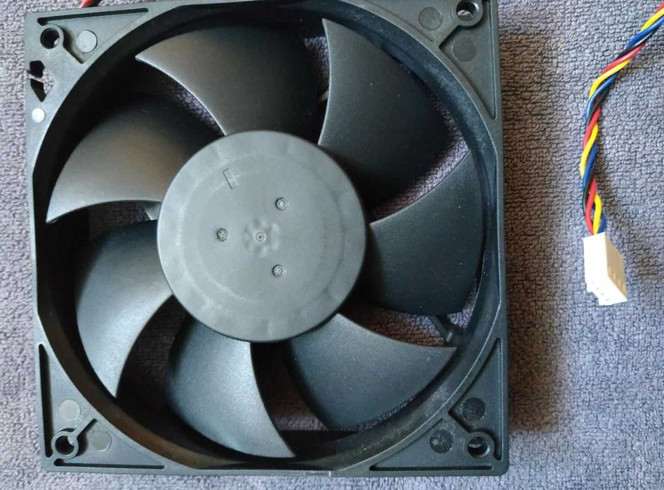 Wentylator AVC 12V 0,75A (120x120x25mm)