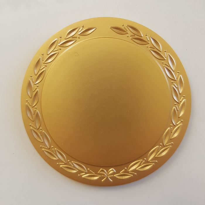 Medalha dourada Amalia 8cm