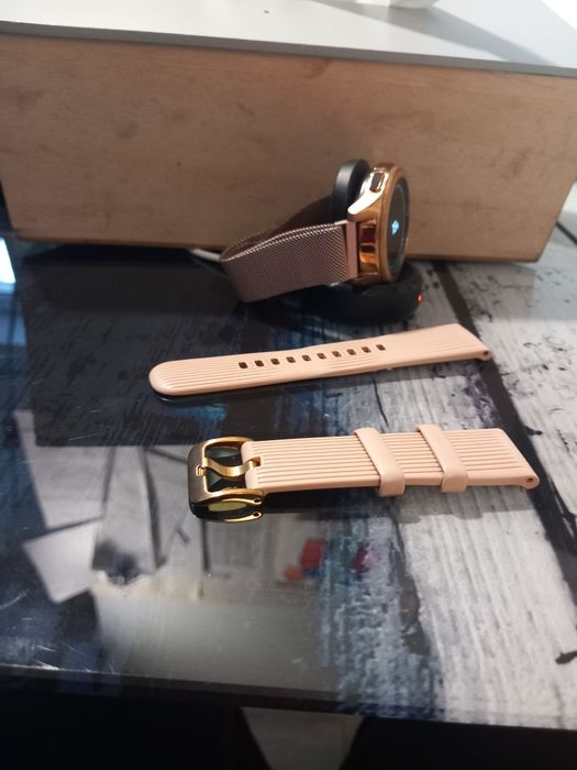 Smartwatch Samsung Galaxy Watch (R810) złoty róż  UŻYWANY