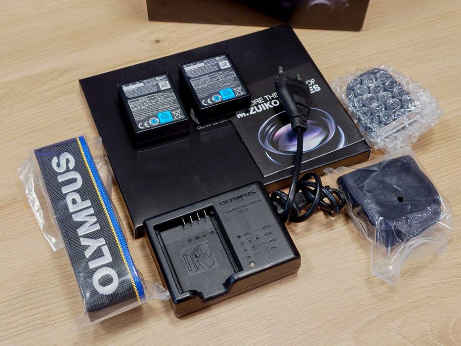 Olympus OM-D E-M1 Mark II - migawka 11tyś 2 akumulatory