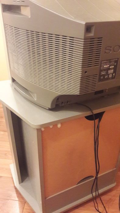 Продам телевизор Sony Trinitron KV 21 FX 30K