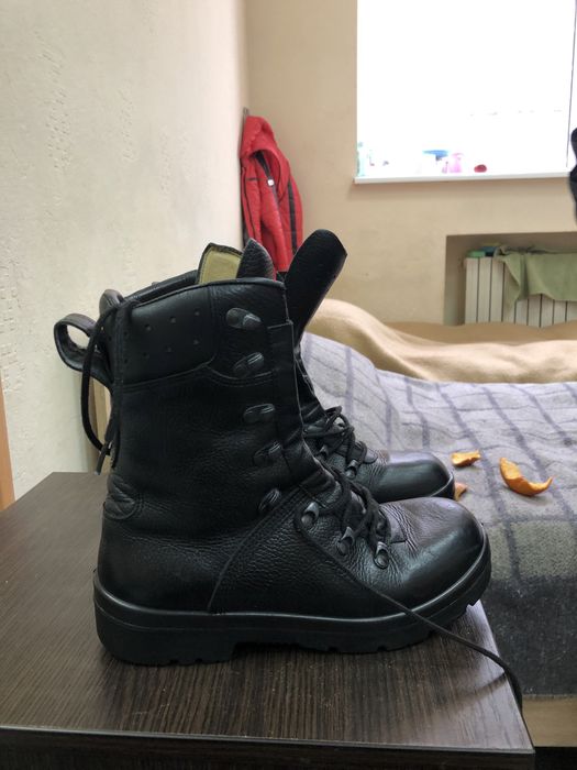 Продаю Ботинки-берцы 41