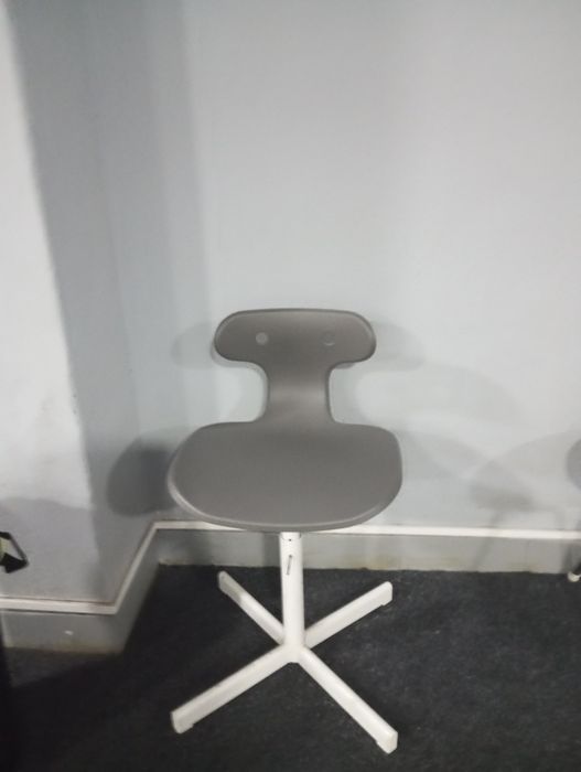 Cadeiras usadas cada 5€