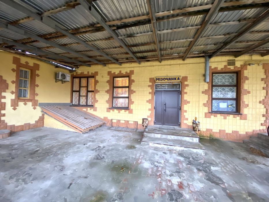 Фасадне приміщення 485 кв.м