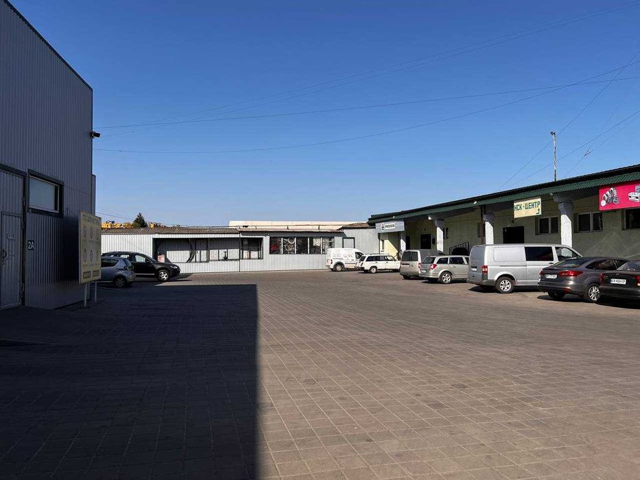 Здається в оренду ряд складських приміщень в районі Літака