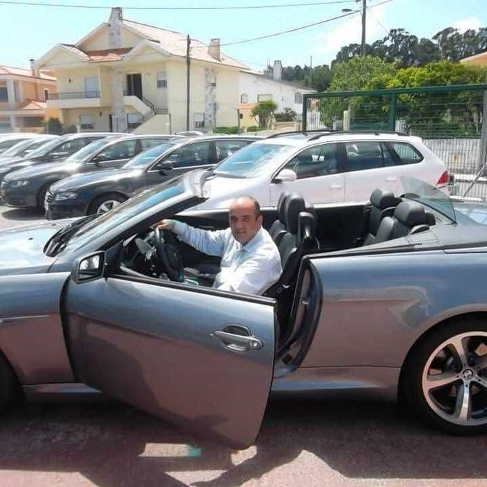 Quarto bem localizado perto de transportes.