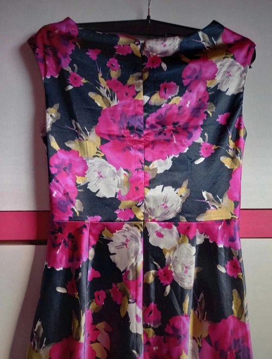 Sukienka MIDI koktajlowa 38