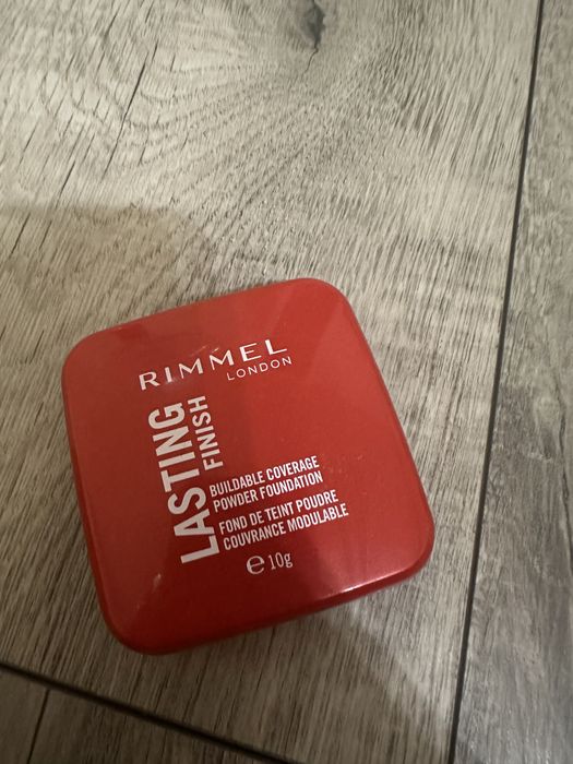 Rimmel long lasting podklad w pudrze