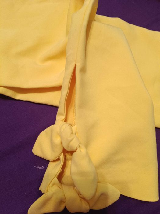 Calça Zara tamanho M efeito laço em.baixo