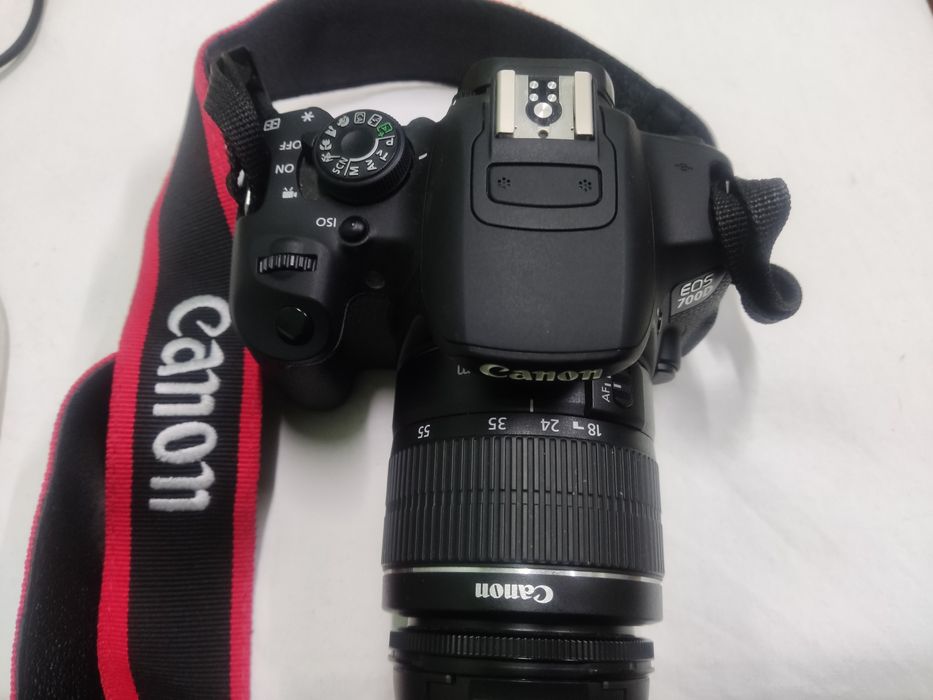 Canon EOS 700D Цифрова дзеркальна фотокамера