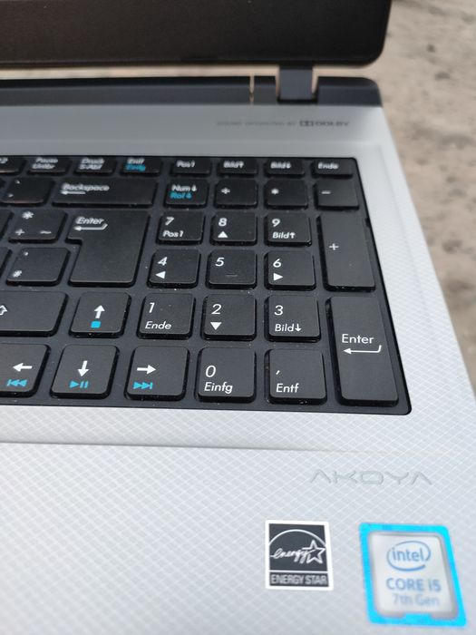 Ноутбук Medion akoya e6436