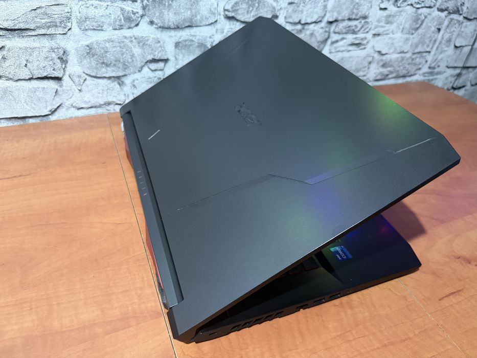 Acer Nitro 5 (i7 )144 hz(rtx 3050 )