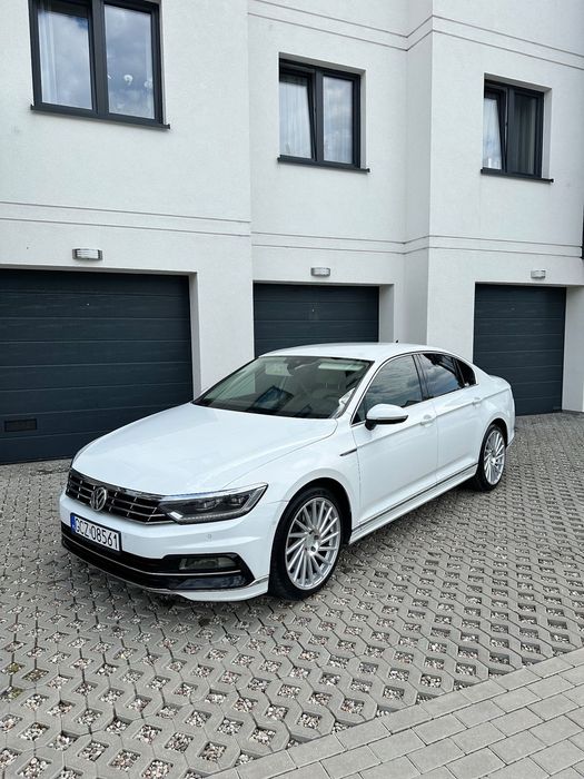 Volkswagen Passat VW PASSAT B8 R-Line 240km 4Motion