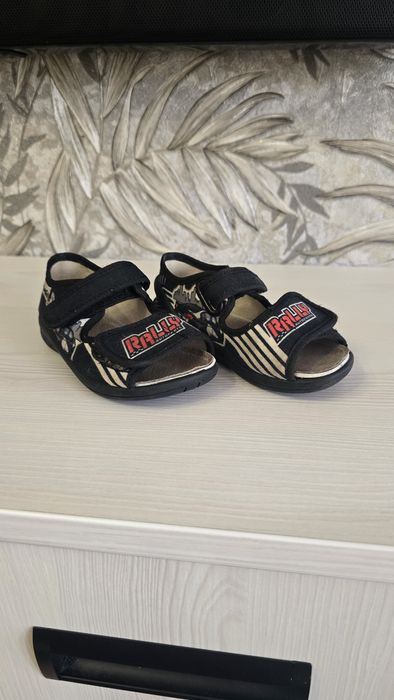 Тапочки для садика босоножки 24 размер