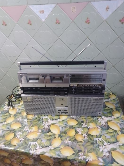 Магнітофон Шарп 555