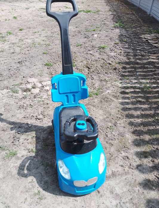 Jeździk pchacz dla dziecka