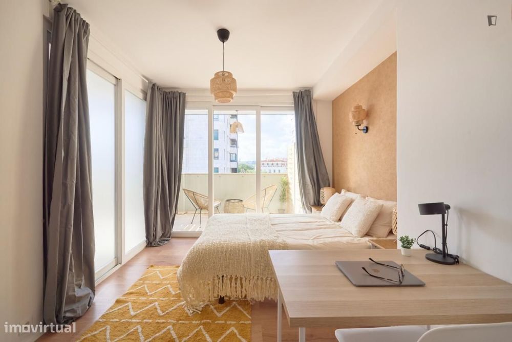 Quarto - localizado em Lapa Lisbon