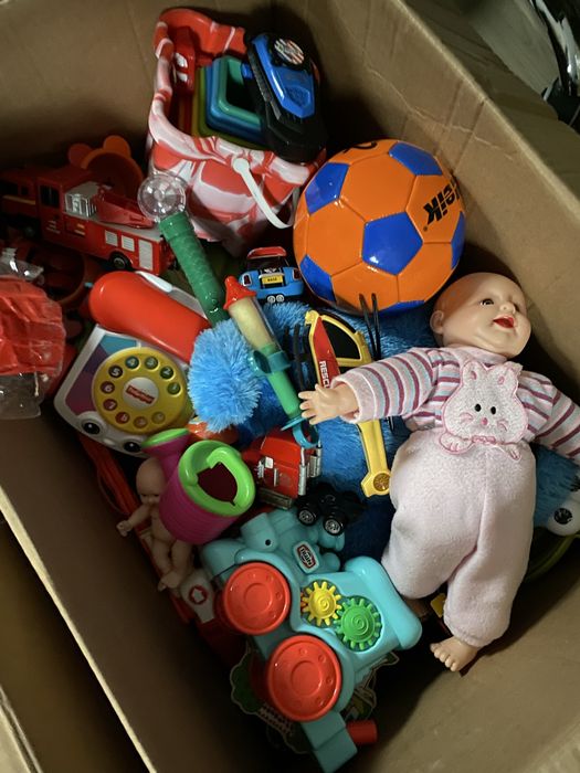 Лоти іграшок з Європи