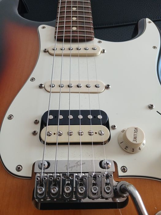 Fender Stratocaster Player HSS 2022 – VegaTrem | Shawbucker | Locking Tuners